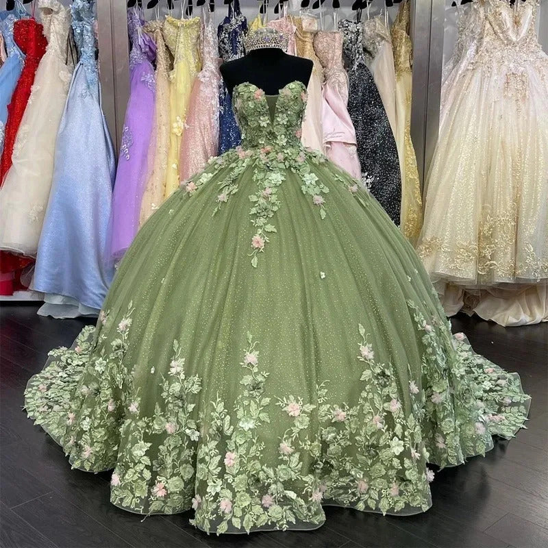 Elegant Sweetheart Ball Gown Lace Appliques Quinceanera Dresses Sweet 16 Sequin Prom Gown Tulle Sweep Train Masquerade Dress