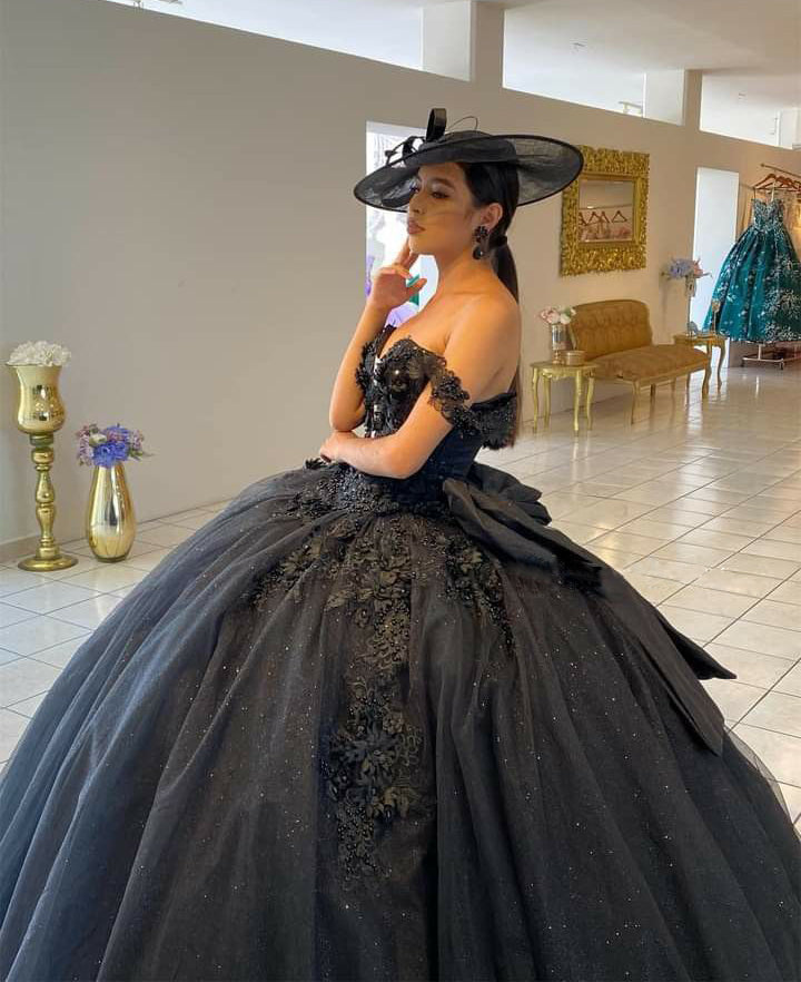 Black Quinceanera Dresses 2024 Off the Shoulder Deep V Neck Tulle Lace Appliques Sparkly Ball Gown Puffy Bow Sweet 15 16 Party Dress