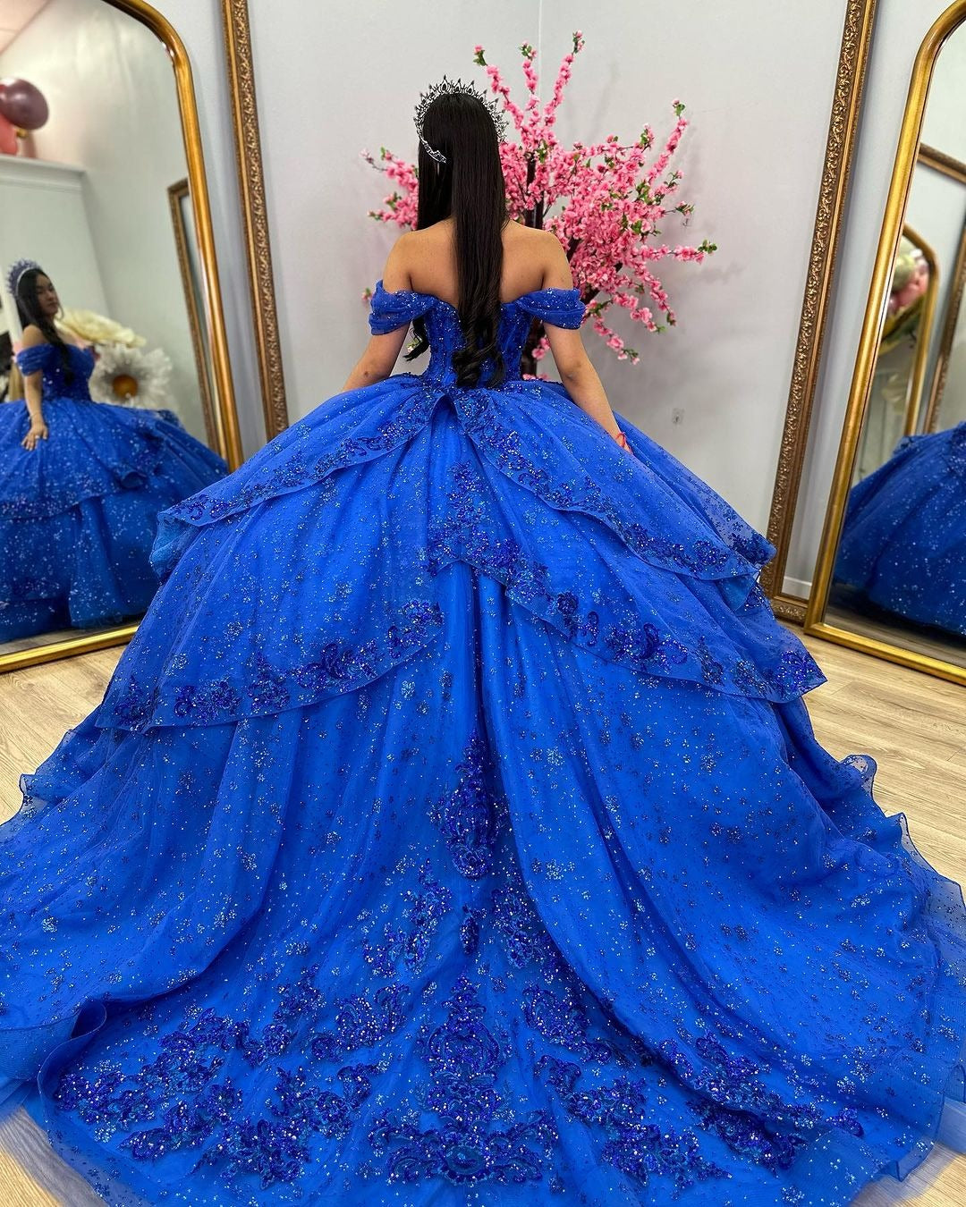 Royal Blue Quinceanera Dresses Off Shoulder Corset Ball Gown Lace Appliques Beaded Corset Tiered Glitter Tulle Ruffles Prom Party Gowns Sweet 16 Dress