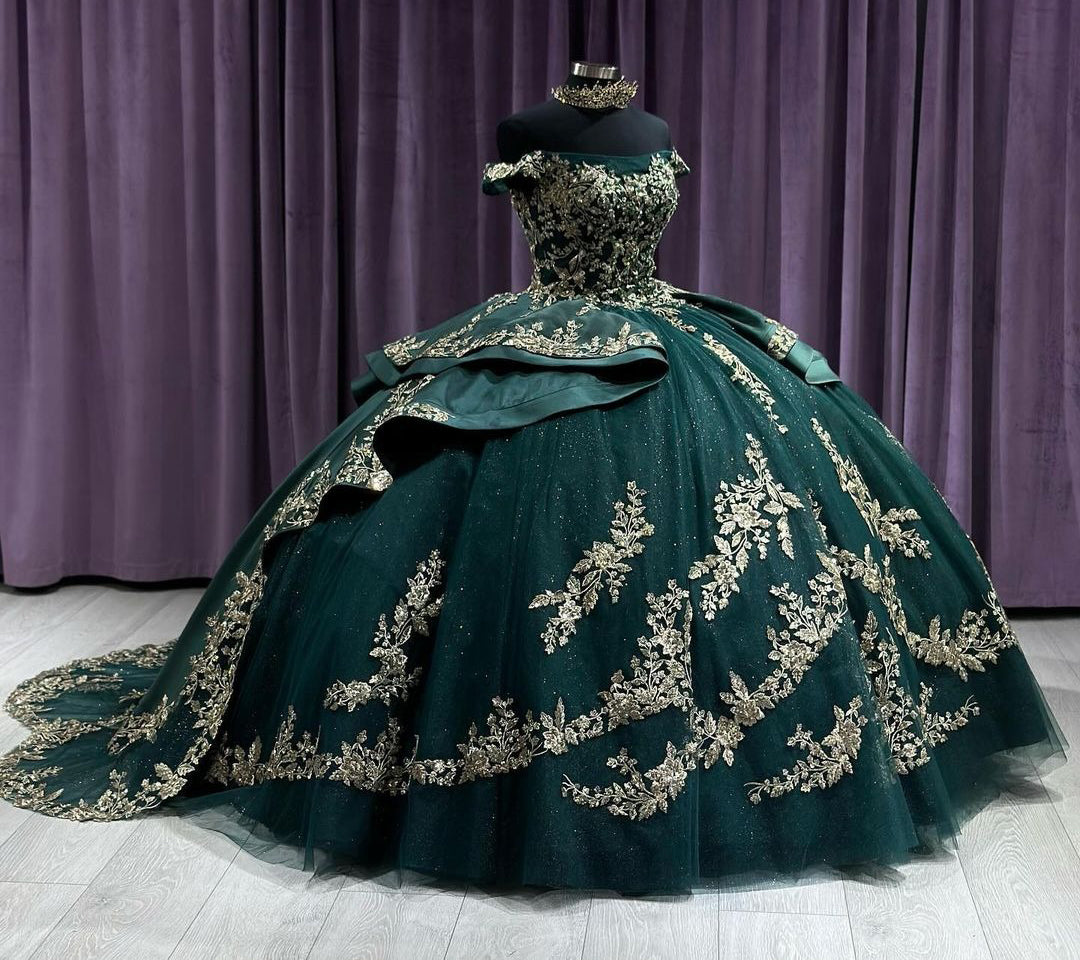 Green Off The Shoulder Quinceanera Dresses 2024 Beaded Lace Appliques Corset Prom Dress Ball Gown Tiered Sparkly Tulle Sweet 15 16 Dress