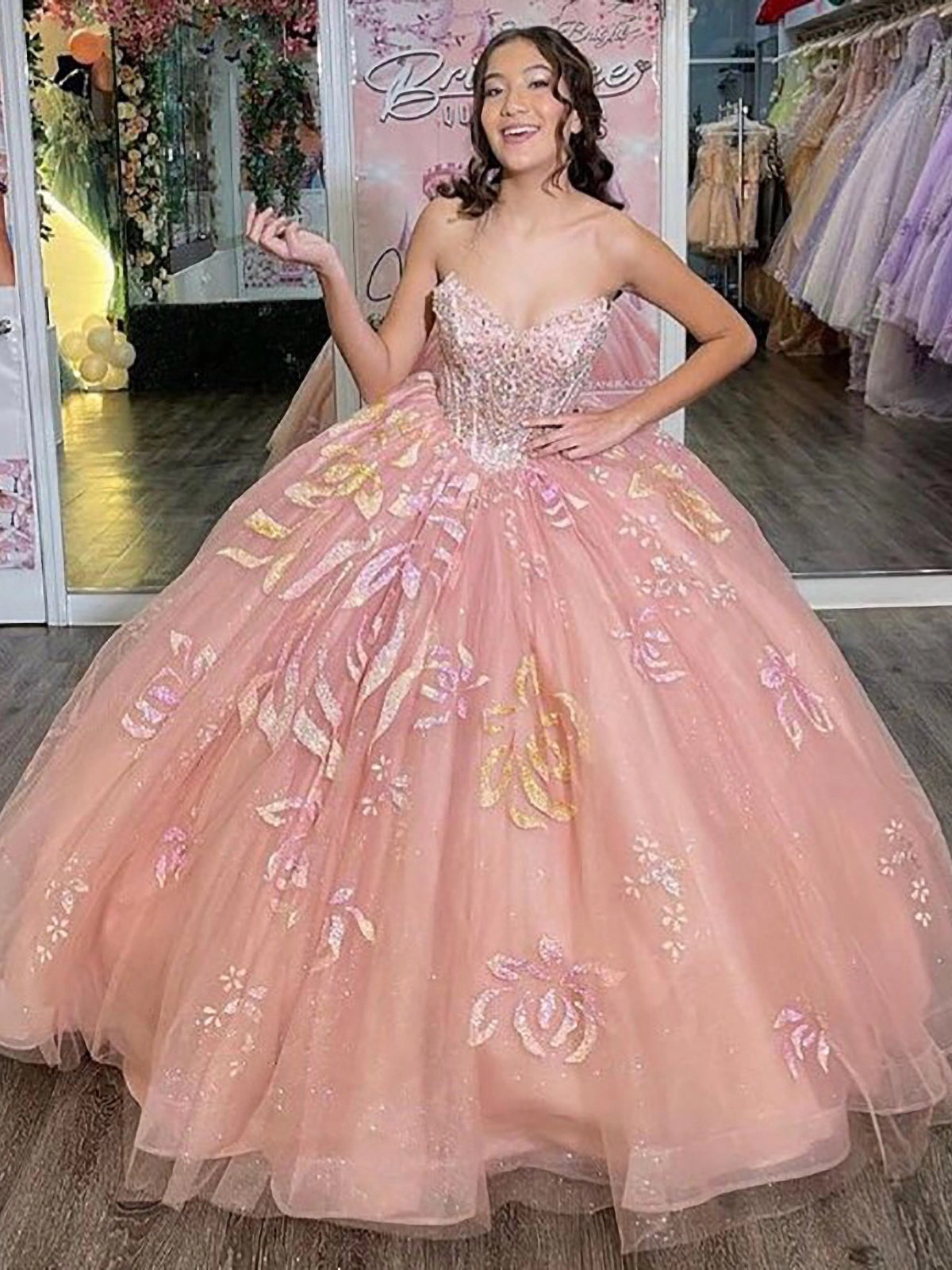 Robe de bal bustier en corset à décolleté en cœur, robe de princesse Quinceanera, en tulle perlé scintillant, robe de bal d'anniversaire, robe Sweet 16