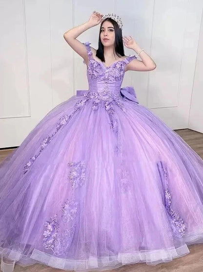 Robe de bal lilas en dentelle, épaules dénudées, perles, gros nœud, fleurs 3D, appliques, robe Sweet 16, robe de princesse, robe de soirée