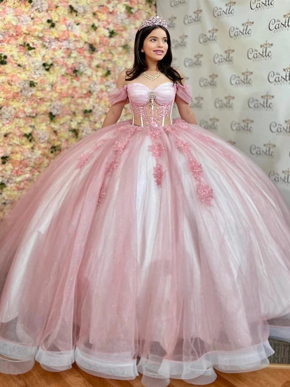 WQ1041 - Elegant Ball Gown Off Shoulder Long Sleeves Lace Appliques Sweep Train Pink Tulle Quinceanera Dress for Sweet 16