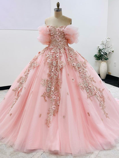 Rosa Herzausschnitt Off Shoulder Ballkleid Prinzessin Quinceanera Kleider Blumen Applikationen Perlen Tüll Puffärmel Formelle Abendparty Sweet 16 Kleid