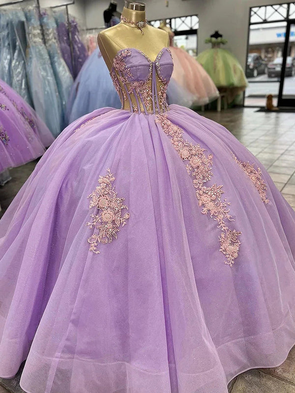 Lila Quinceanera-Kleider mit Herzausschnitt für Damen, Ballkleid mit Tüllspitze und Applikationen, trägerlos, Korsett, Perlenbesetzt, Geburtstagspartykleid, Sweet 16-Kleid
