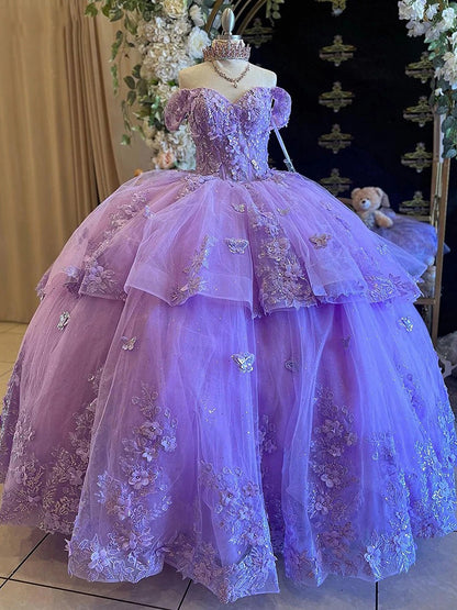 WQ1111 - Luxury Ball Gown Off Shoulder Sleeveless Tiered 3D Butterfly Appliques Purple Tulle Quinceanera Dress for Sweet 16