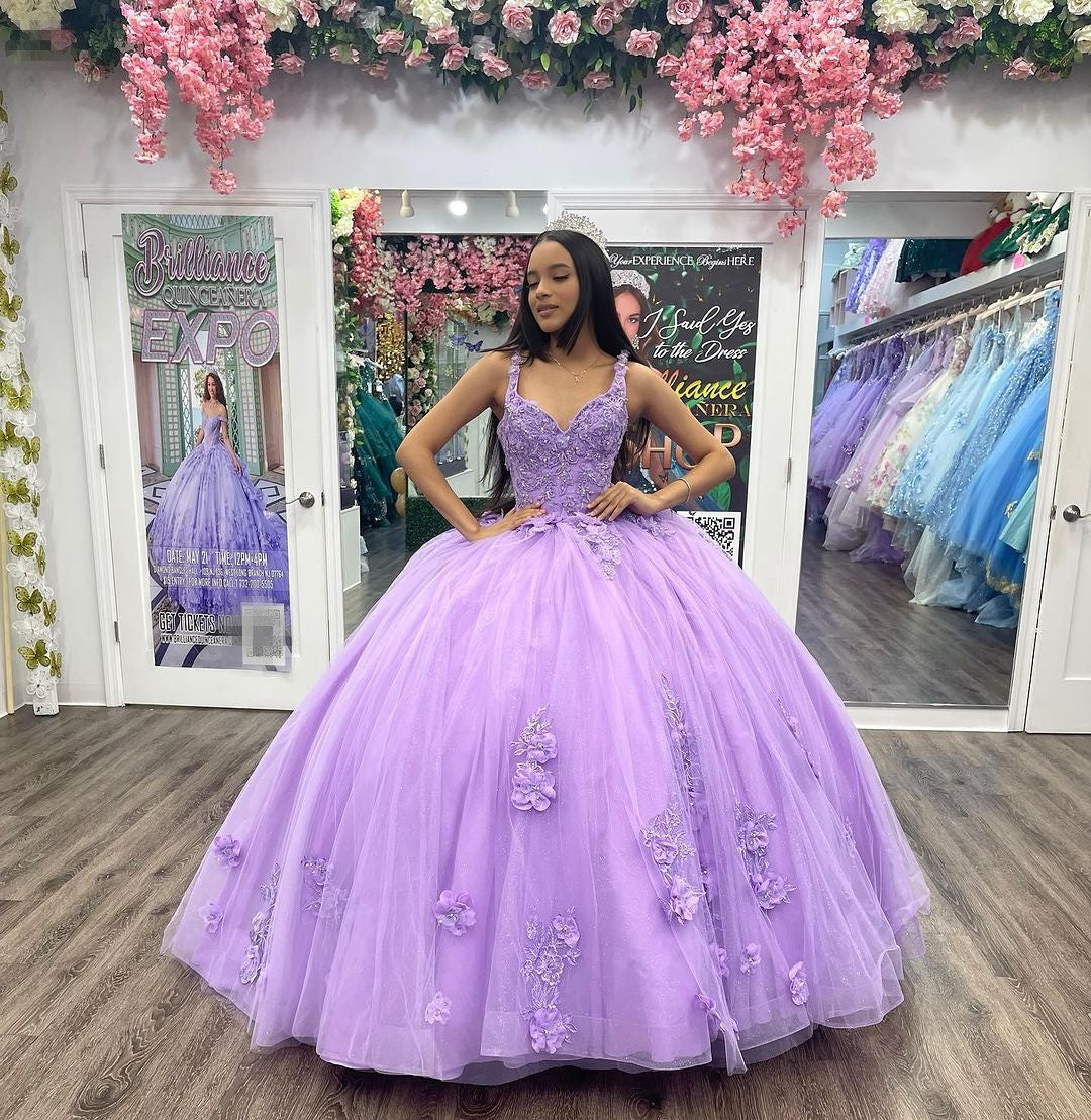 WQ1118 - Ball Gown Sweetheart Neck Straps Sleeveless Lace Appliques Lilac Tulle  Quinceanera Dress Princess Birthday Party Gown for Sweet 16