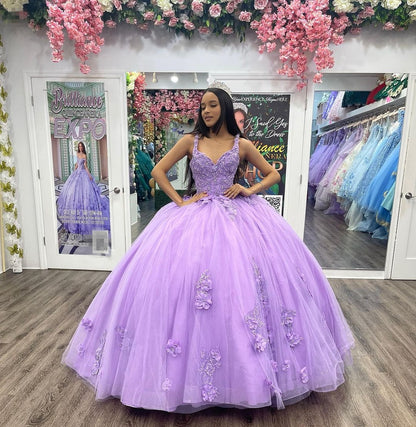 WQ1118 - Ball Gown Sweetheart Neck Straps Sleeveless Lace Appliques Lilac Tulle  Quinceanera Dress Princess Birthday Party Gown for Sweet 16