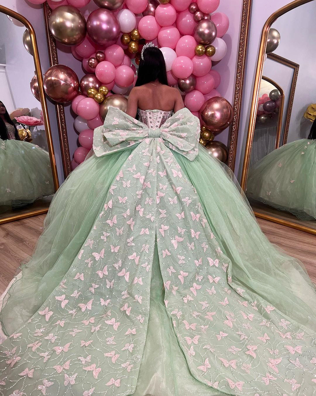 WQ1126 - Chic & Modern Ball Gown Sweetheart Neck 3D Butterfly Appliques Bow Knot Mint Green Tulle Princess Evening Party  Gown Quinceanera Dress for Sweet 16