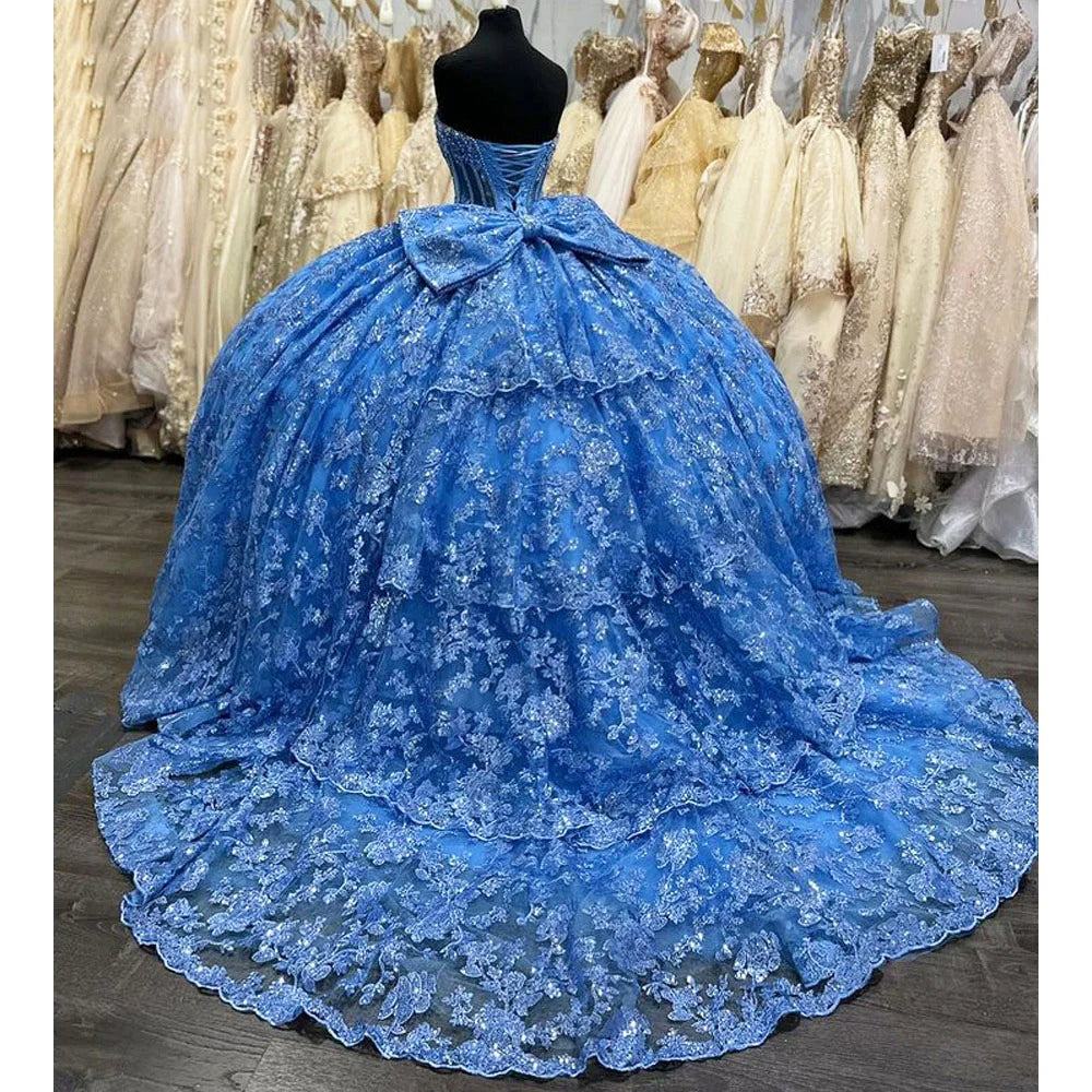 Blaues Glitzer Quinceanera-Kleid mit Applikationen, Spitze, Perlen, Korsett, Herzausschnitt, abgestufter Tüll, Geburtstags-Prinzessin, Sweet 16 Partykleid, Ballkleid mit Fliege