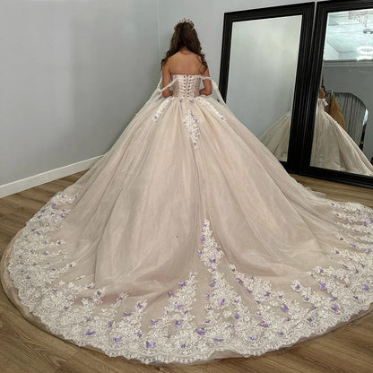 Robe de bal en tulle et dentelle avec appliques en cœur, robe de Quinceanera, corset perlé, robe de princesse papillon pour les juniors