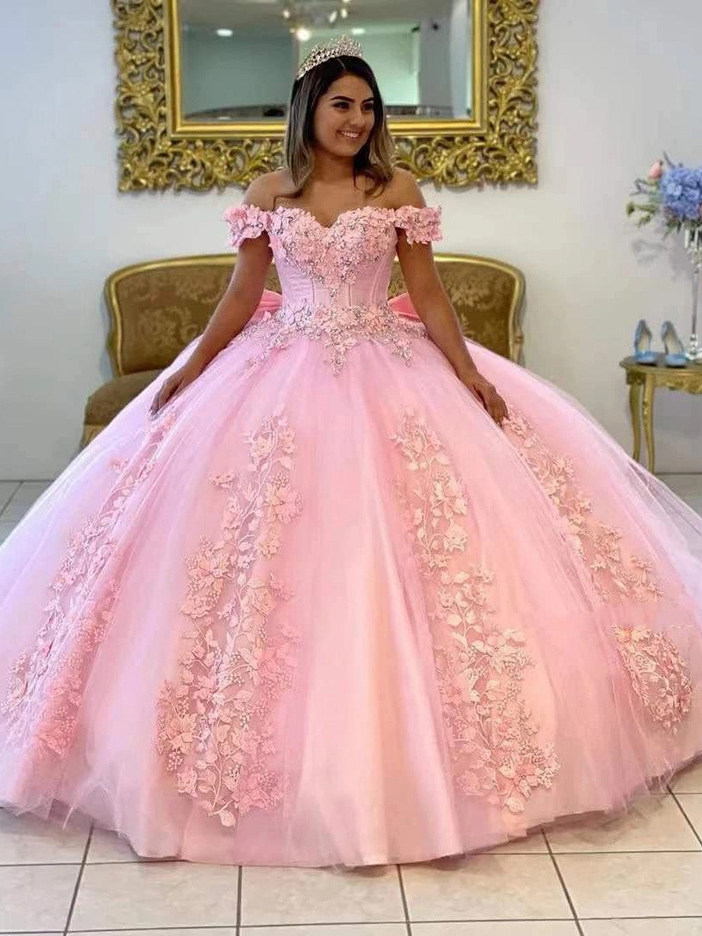 Schulterfreies Quinceanera-Kleid aus Spitze in Rosa mit Perlen und Applikationen, Ballkleider mit Schleife hinten, süßes 15.-16. Geburtstagspartykleid