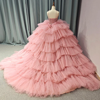 Robe de bal rose à bretelles spaghetti, corset, robe de princesse, robes de Quinceanera, appliques en dentelle, corset perlé, robe de bal à plusieurs niveaux en tulle, robes de fête Sweet 16