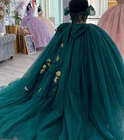 Smaragdgrüne Quinceanera-Kleider Korsett Ballkleid Blumen Spitzenapplikationen Schulterfrei Schatz Perlen Glitzer Tüll Puffy Prinzessin Sweet 15 16 Kleid