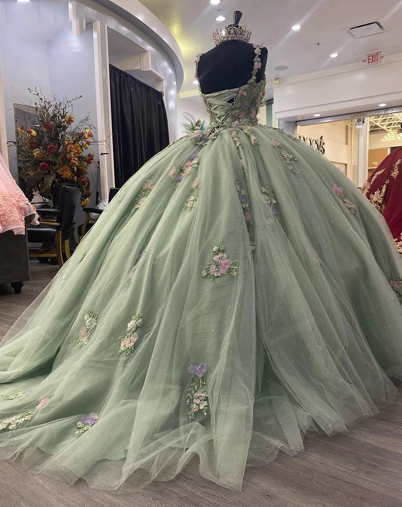 WQ1083 - Luxury Ball Gown Sweetheart Neck Spaghetti Straps Flower Lace Appliques Beaded Sage Green Tulle Quinceanera Dress Princess Gown for Sweet 16