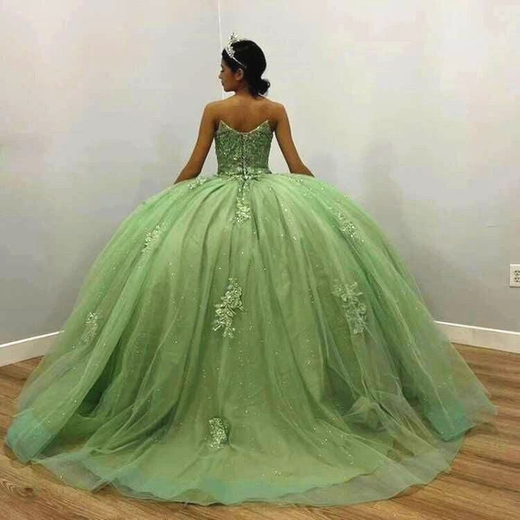 Salbeigrünes Ballkleid Quinceanera-Kleid mit herzförmigem Ausschnitt, Spitzenapplikationen, 3D-Blumen, Perlenbesatz, Tüll, Prinzessin, Sweet 16, Geburtstagspartykleid 2024