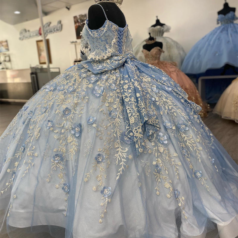 Himmelblaues Quinceanera-Kleid mit V-Ausschnitt und Spaghettiträgern, Prinzessinnen-Ballkleid, Tüll, Blumenapplikationen, Perlen, Schnürung, süßes 15./16. Kleid, elegante Ballkleider