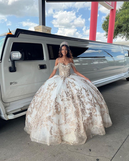 Prinzessin Quinceanera Kleider Luxus Off Schulter Spitze Applikationen Perlen Funkelnden Tüll Puffy Sweet 16 Kleid Party Kleid