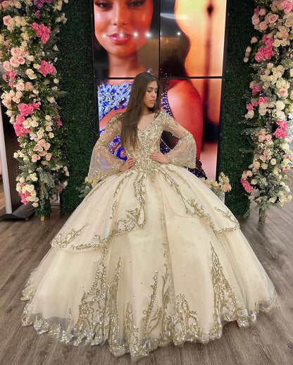 WQ1139 - Elegant & Gorgeous Ball Gown Sweetheart Long Sleeves Sequined Appliques Beaded Tiered Champagne Tulle Quinceanera Dress Princess Evening Party Gown for Sweet 16