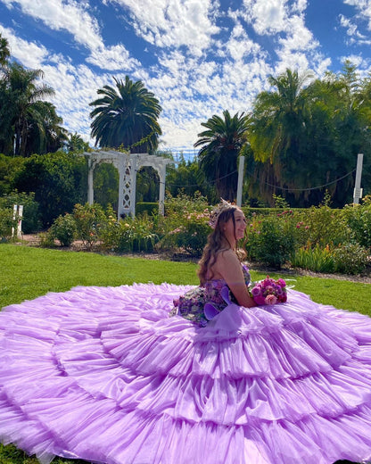 WQ1066 - Chic Ball Gown Strapless Spaghetti Straps Flowers Appliques Tiered Lavender Tulle Quinceanera Dress for Sweet 16