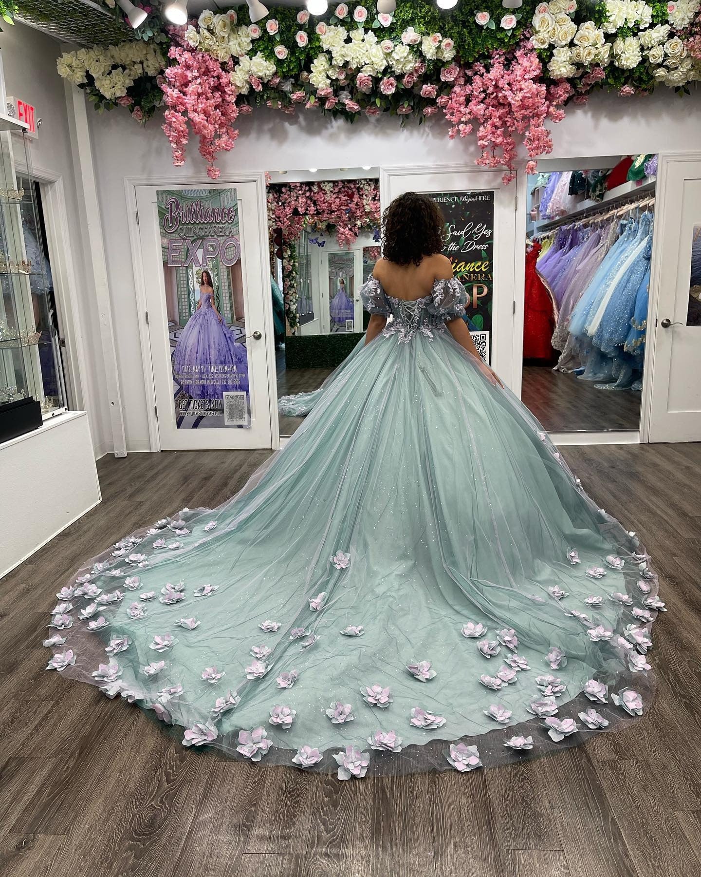 WQ1120 - Gorgeous & Glamorous Ball Gown Off Shoulder Puff Sleeves 3D Flowers Lace Appliques Beaded Blue Tulle Quinceanera Dress Formal Evening Gown for Sweet 16