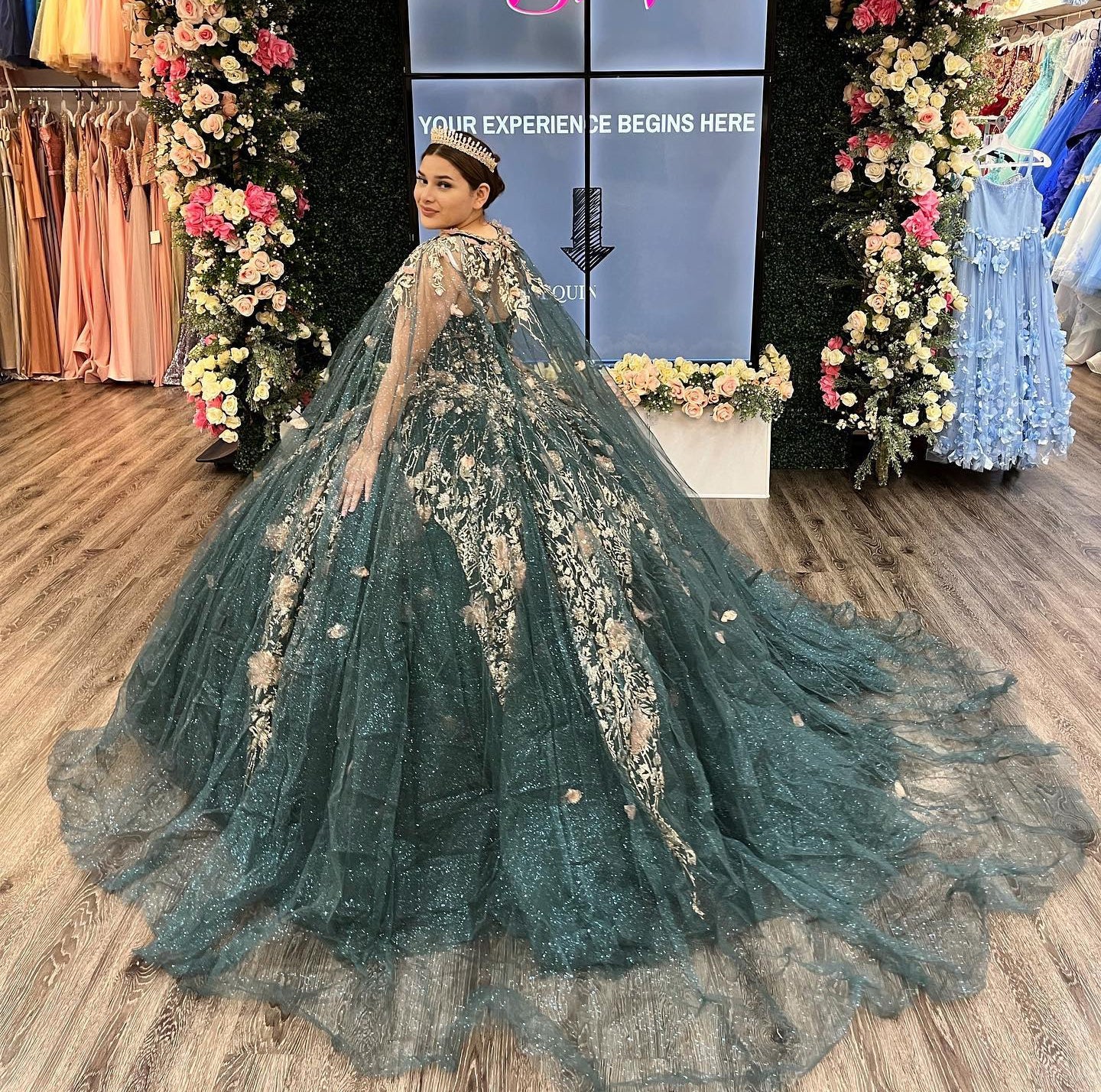 Sparkly Quinceanera Dresses for Women 2024 with Cape Glitter Tulle Floral Lace Appliques Beading Sweet 16 Prom Party Dress Long Ball Gown