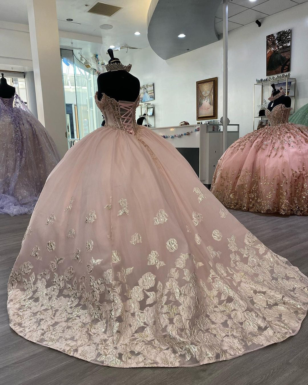 WQ1099 - Luxury Ball Gown Sweetheart Neck Off Shoulder Lace Appliques Beaded Pink Tulle Quinceanera Dress Princess Prom Party Gown for Sweet 16