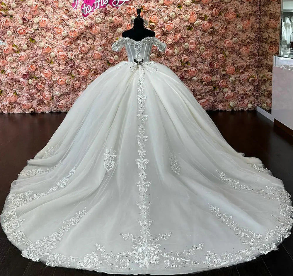 White Quinceanera Dress 2024 Princess Lace Appliques Beaded Sweet 15 16 Dress Ball Gown Off the Shoulder Corset Birthday Prom Party Gowns