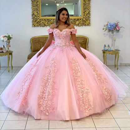 Schulterfreies Quinceanera-Kleid aus Spitze in Rosa mit Perlen und Applikationen, Ballkleider mit Schleife hinten, süßes 15.-16. Geburtstagspartykleid