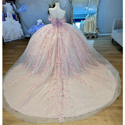 Light Pink Quinceanera Dresses Flowers Lace Appliques Off Shoulder Beads Corset Tulle Plus Size Princess Formal Party Prom Evening Gowns