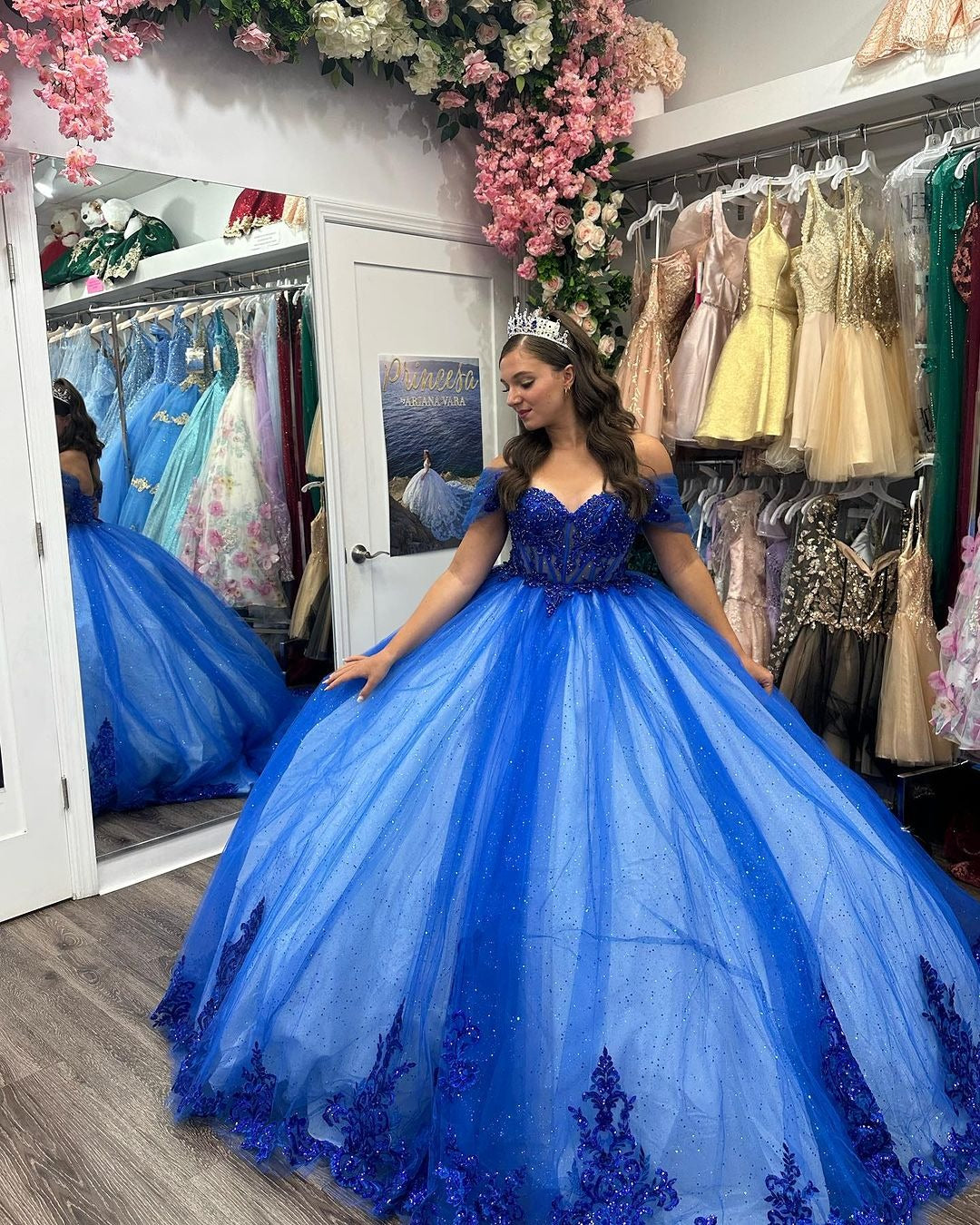 WQ1114 - Glamorous & Gorgeous Ball Gown Off Shoulder Sweetheart Neck Flowers Lace Appliques Beaded Royal Blue Tulle Princess Party Gown Quinceanera Dress for Sweet 16