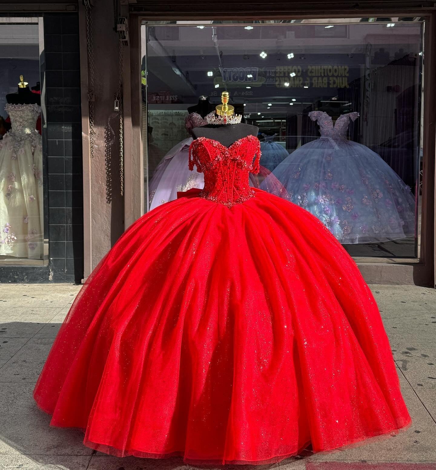 Rotes schulterfreies Sweetheart-Korsett-Ballkleid-Prinzessin-Quinceanera-Kleider, Perlenbesetztes Korsett, Glitzer-Tüll, Sweet 16-Kleid, Abschlussball-Partykleider