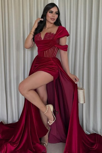 WU1089 - Robe de soirée sexy et magnifique à une épaule, sans bretelles, plissée, en velours bordeaux, avec fente latérale haute