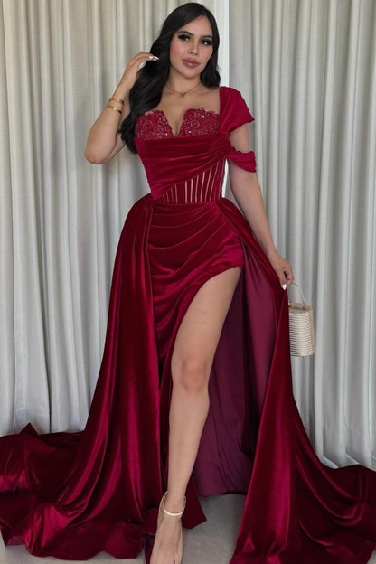 WU1089 - Robe de soirée sexy et magnifique à une épaule, sans bretelles, plissée, en velours bordeaux, avec fente latérale haute