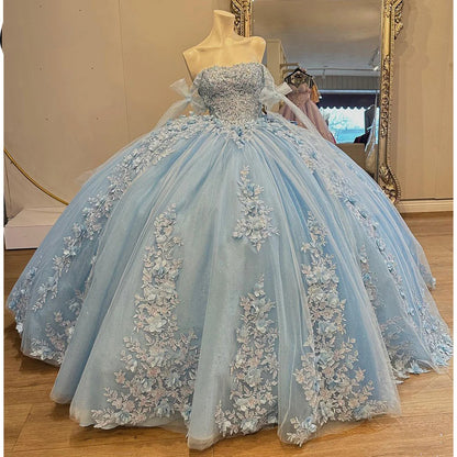 WQ1198 - Chic & Modern Ball Gown Off Shoulder Bow Knot 3D Flower Lace Appliques Beaded Sky Blue Tulle Quinceanera Dress Birthday Party Gown for Sweet 16