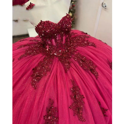 Red Strapless Sweetheart Ball Gown Quinceanera Dresses Sleeveless Appliques Lace Beading Corset Glitter Tulle Sweet 16 Princess Party Gown