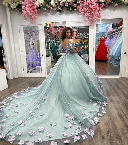 Strapless Sweetheart Quinceanera Dresses Corset Ball Gown with Puff Sleeves 3D Flowers Lace Appliques Beaded Tulle Sweet 15 16 Dresses Party Gowns with Train