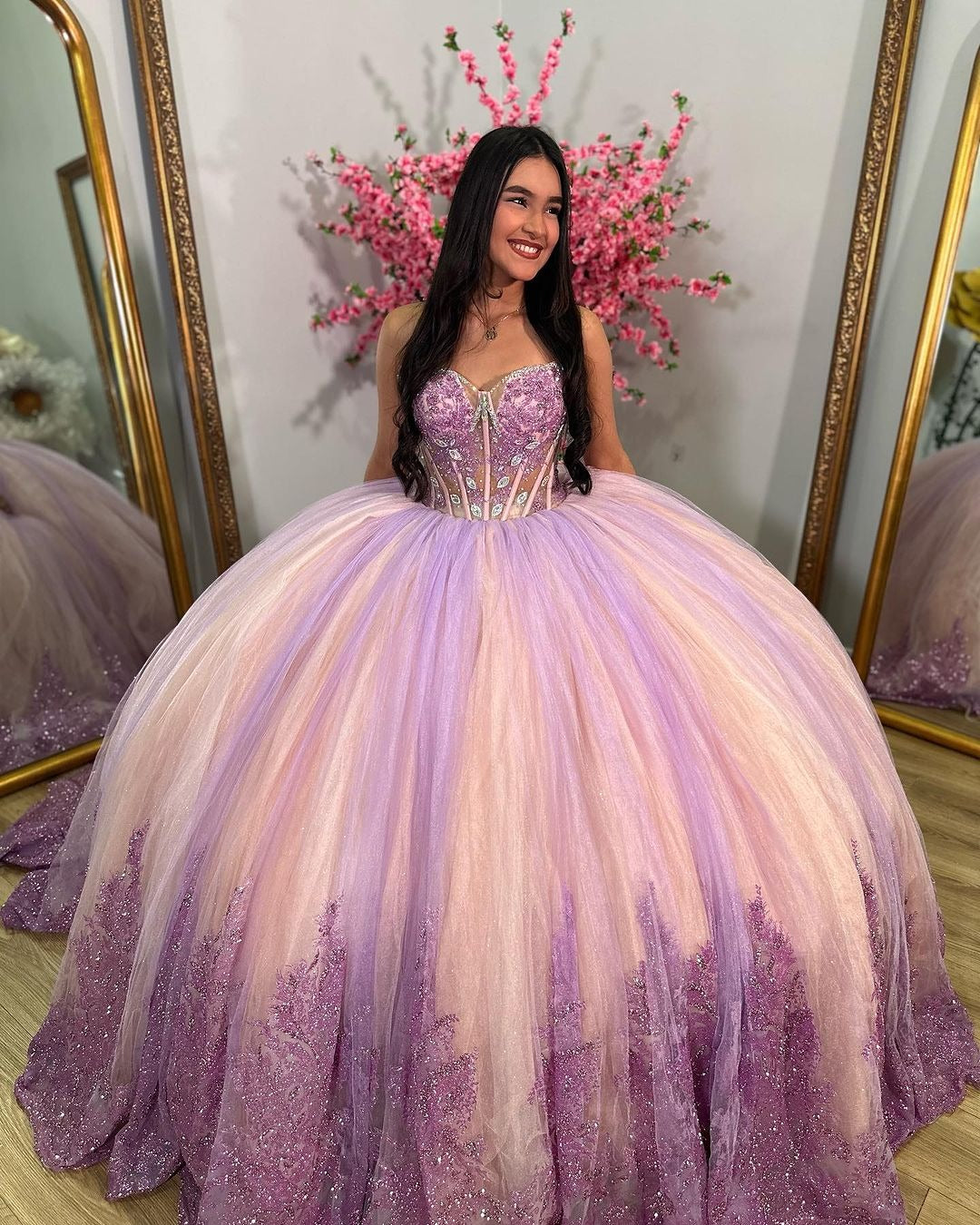 Strapless Sweetheart Corset Ball Gown 2024 Princess Quinceanera Dresses Lace Appliques Sparkly Beaded Tulle Formal Prom Party Gowns Sweet 16 Dress