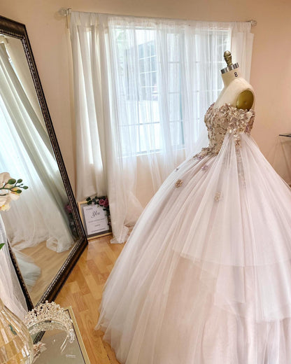 Quinceanera-Kleider, Herzausschnitt, schulterfrei, Blumen, Applikationen, lange Ärmel, Ballkleid, Tüll, Perlen, Geburtstagsparty-Kleid, Sweet 16 Dress