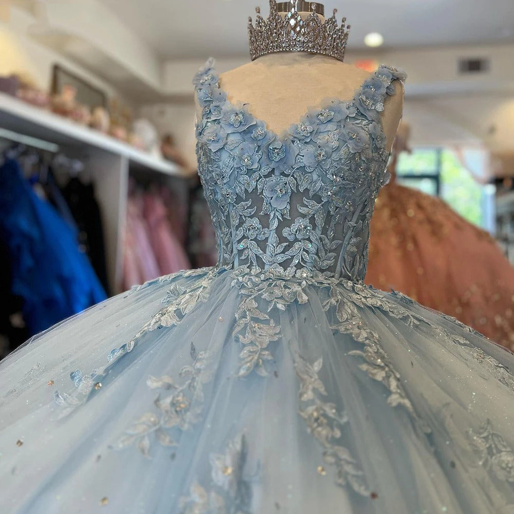 Hellblaues Quinceanera-Kleid mit herzförmigem Ausschnitt, Perlen, florale Spitze, Applikationen, Korsett, Prinzessinnen-Ballkleid, Tüll, Abschlussball, süßes 16. Geburtstagspartykleid