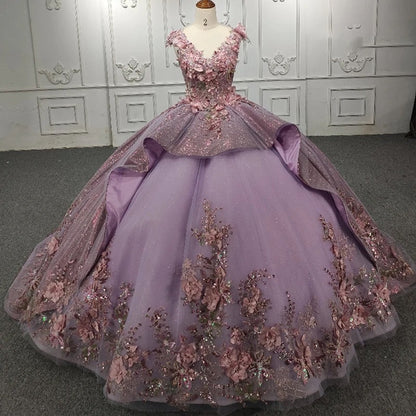 Lilac Quinceanera Dresses Ball Gown V Neck Lace Appliques Sparkly Beaded Tiered Tulle Sweet 16 Dress Prom Princess Party Gowns