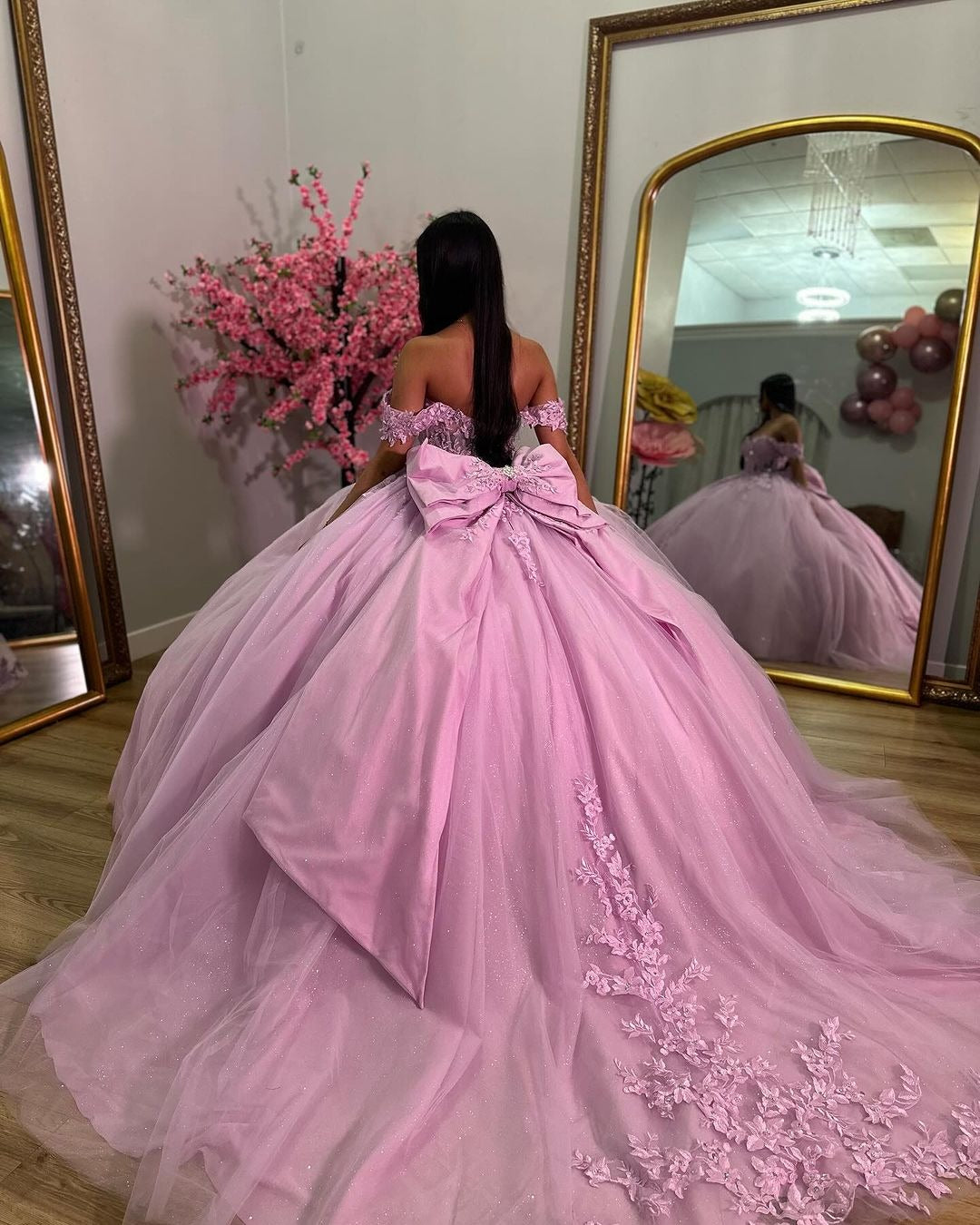 WQ1150 - Ball Gown Off Shoulder Sweetheart Neck Lace Appliques Bow Knot Pink Tulle Princess Evening Party Gowns Quinceanera Dress for Sweet 16