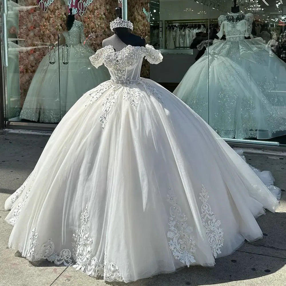 White Quinceanera Dress 2024 Princess Lace Appliques Beaded Sweet 15 16 Dress Ball Gown Off the Shoulder Corset Birthday Prom Party Gowns