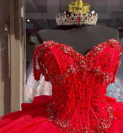 Rotes schulterfreies Sweetheart-Korsett-Ballkleid-Prinzessin-Quinceanera-Kleider, Perlenbesetztes Korsett, Glitzer-Tüll, Sweet 16-Kleid, Abschlussball-Partykleider