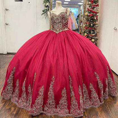 Red Quinceanera Dresses Ball Gowns Flowers Appliques Lace Beaded Sparkly Spaghetti Straps Princess Sweet 16 Birthday Party Prom Gown