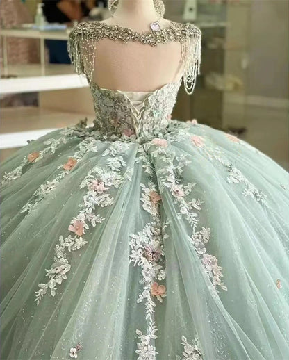 WQ1040 - Elegant Ball Gown Strapless 3D Flowers Appliques Sweep Train Mint Green Tulle Princess Gown Quinceanera Dress for Sweet 16