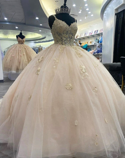 Robe de bal en forme de cœur champagne 2024, robes de Quinceanera, appliques en dentelle, bretelles spaghetti, tulle, corset perlé, princesse, robe de soirée formelle, Sweet 16