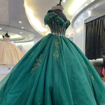 Smaragdgrüne Quinceanera-Kleider Blumen Spitzenapplikationen Schulterfrei Herzförmiger Ausschnitt Korsett Perlen Glitzer Tüll Puffy Prinzessin Sweet 15 16 Kleid Ballkleid