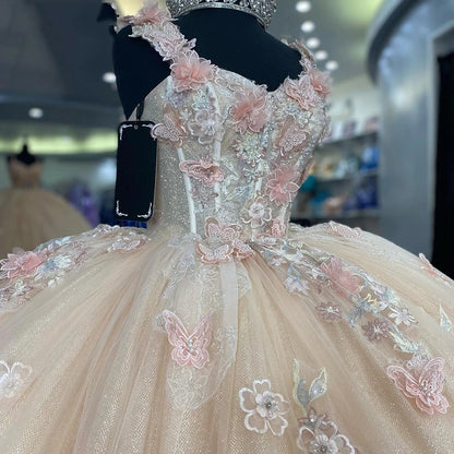 Robe de Quinceanera Champagne Brillante Sweet 16 2024 Appliques en Dentelle Fleurs 3D Corset Princesse Robe de Bal Perlée Paillettes Tulle Robes de Soirée