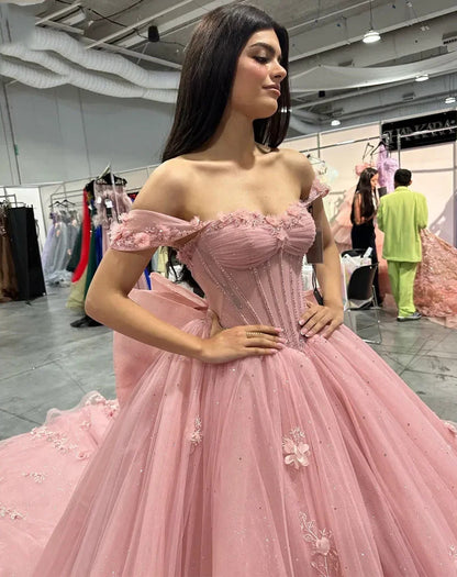 WQ1036 - Elegant Ball Gown Off Shoulder 3D Flower Lace Appliques Pink Tulle Quinceanera Dress for Sweet 16